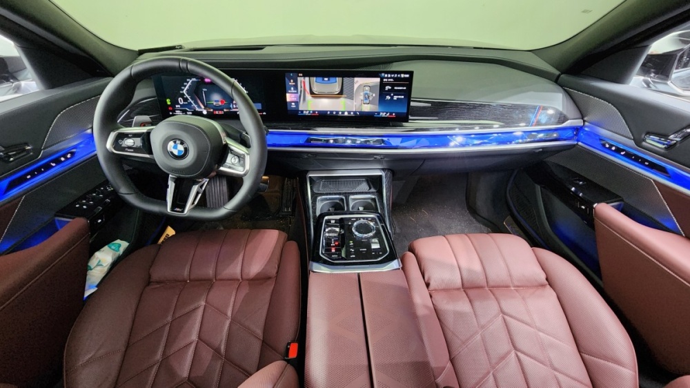BMW 7 Series (G70)