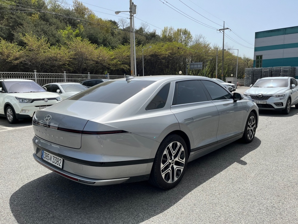 Hyundai Grandeur (GN7)