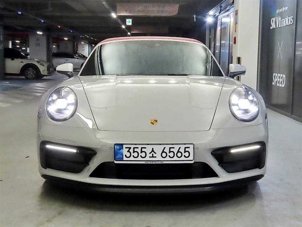 Porsche 911 (992)