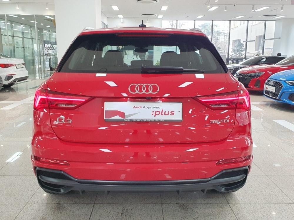 Audi Q3 (F3)