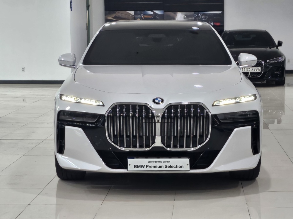 BMW 7 Series (G70)