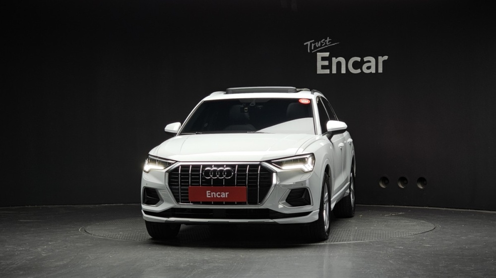 Audi Q3 (F3)