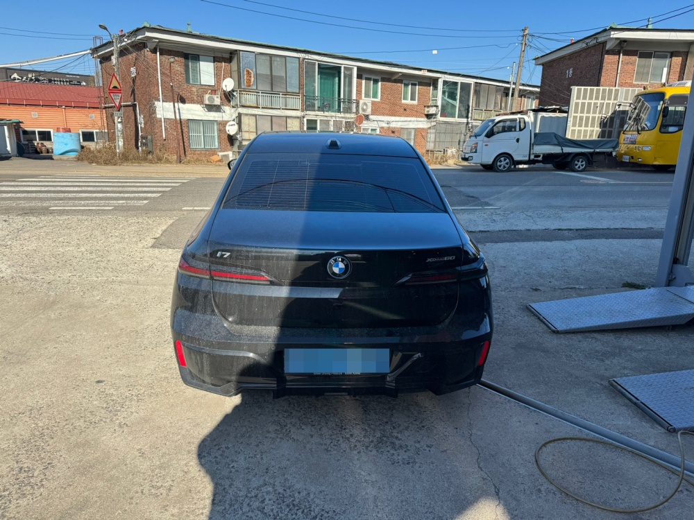 BMW i7 (G70)