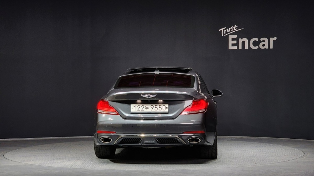 Genesis G70