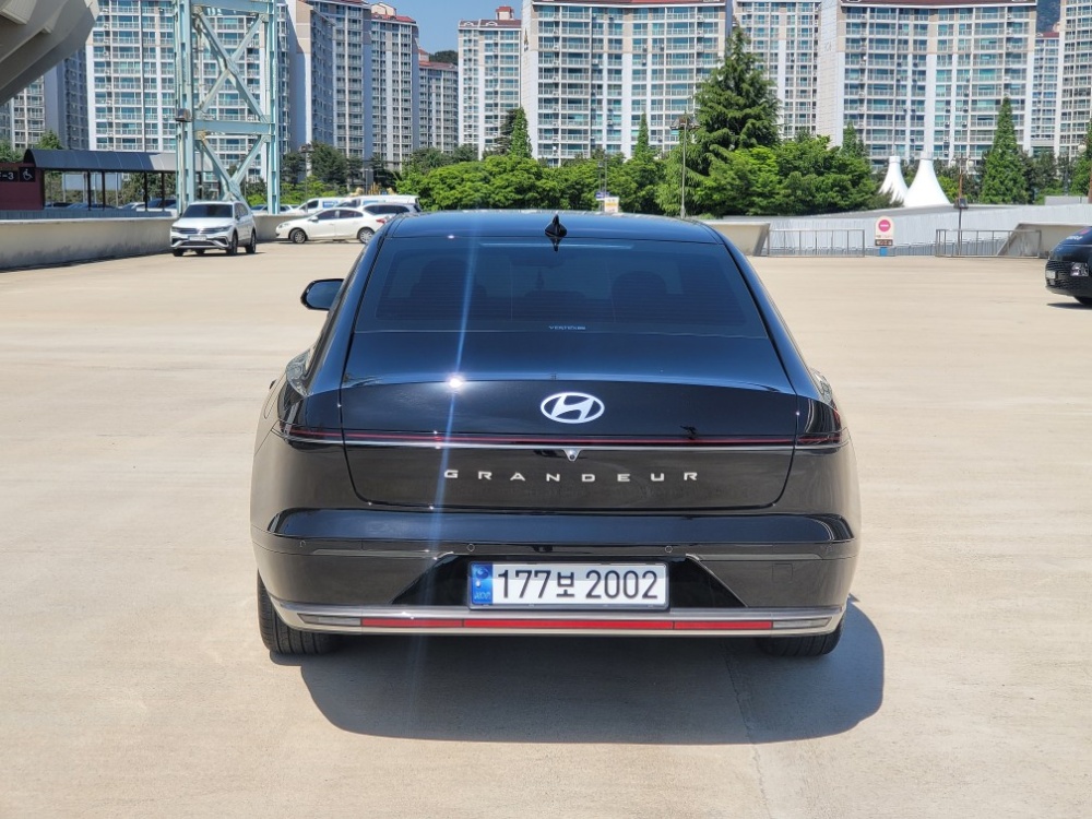 Hyundai Grandeur (GN7)