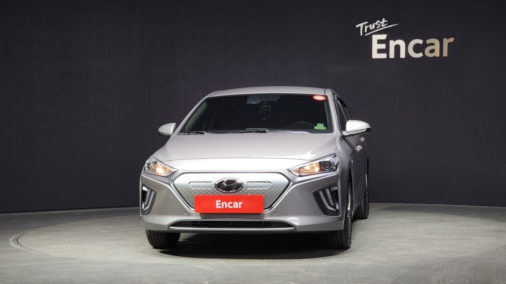 Hyundai The new Ioniq electric