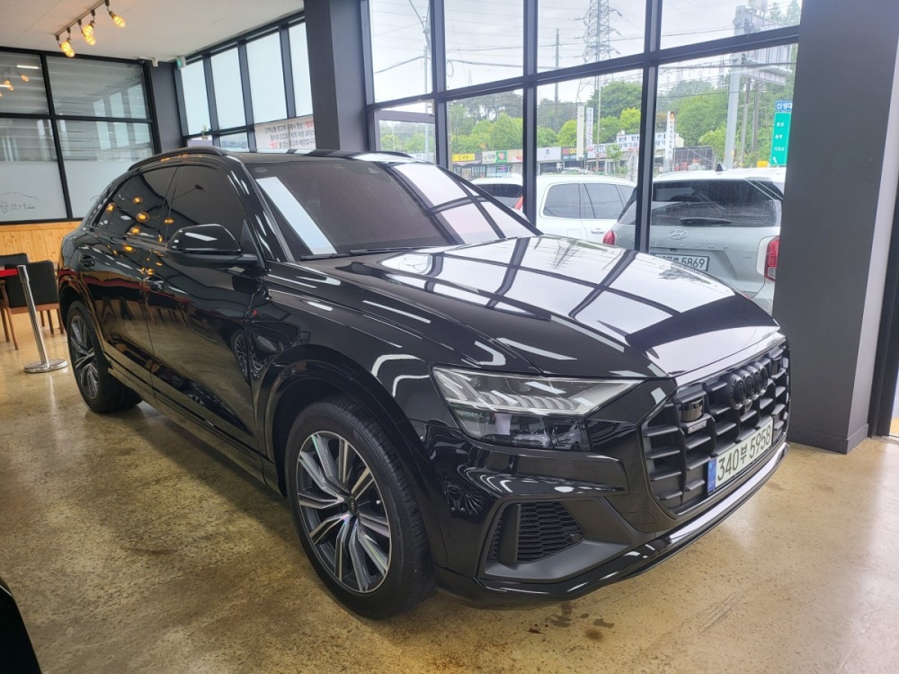 Audi Q8