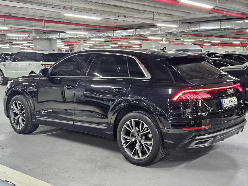 Audi Q8 (4M)