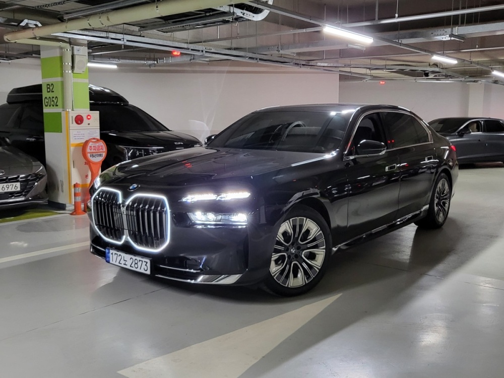 BMW 7 Series (G70)