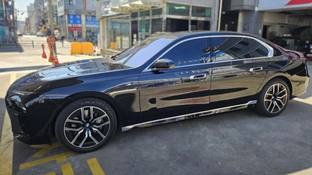 BMW 7 Series (G70)