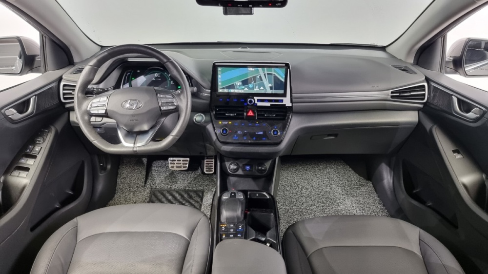 Hyundai The new Ioniq electric