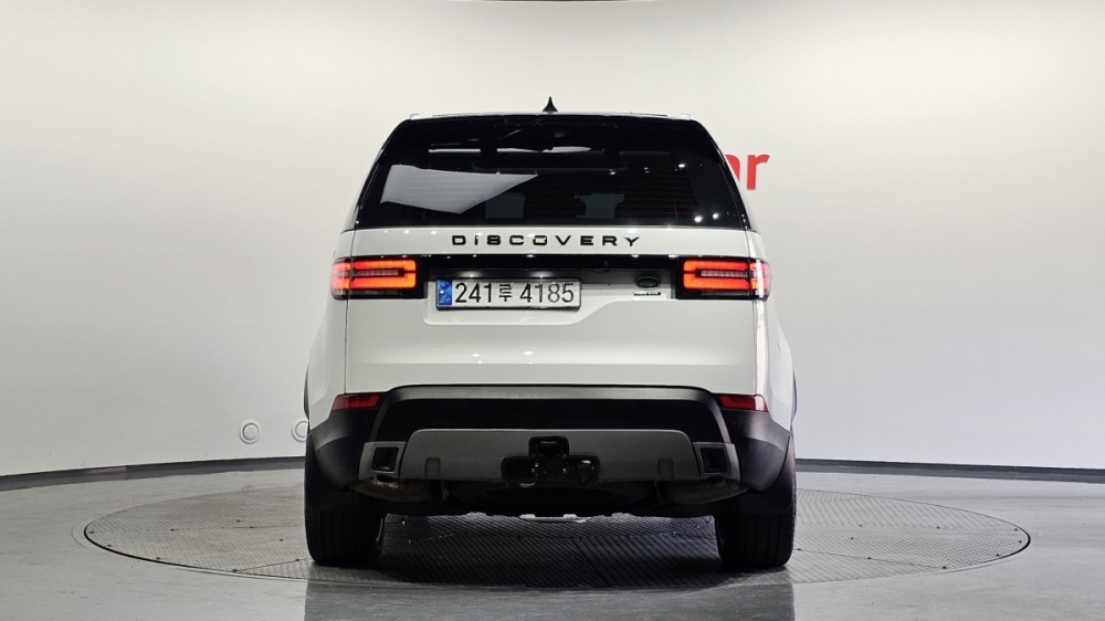 Land rover discovery 5