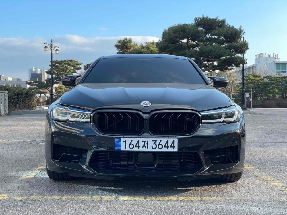 BMW M5 (F90)