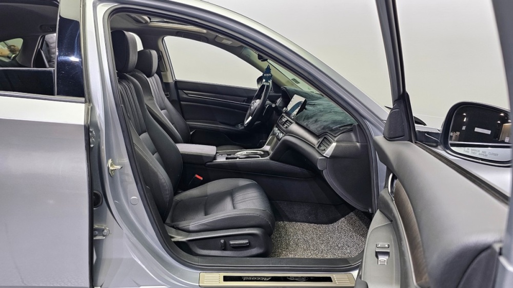 Honda Accord 10th Gen