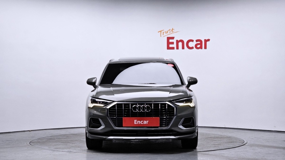 Audi Q3 (F3)