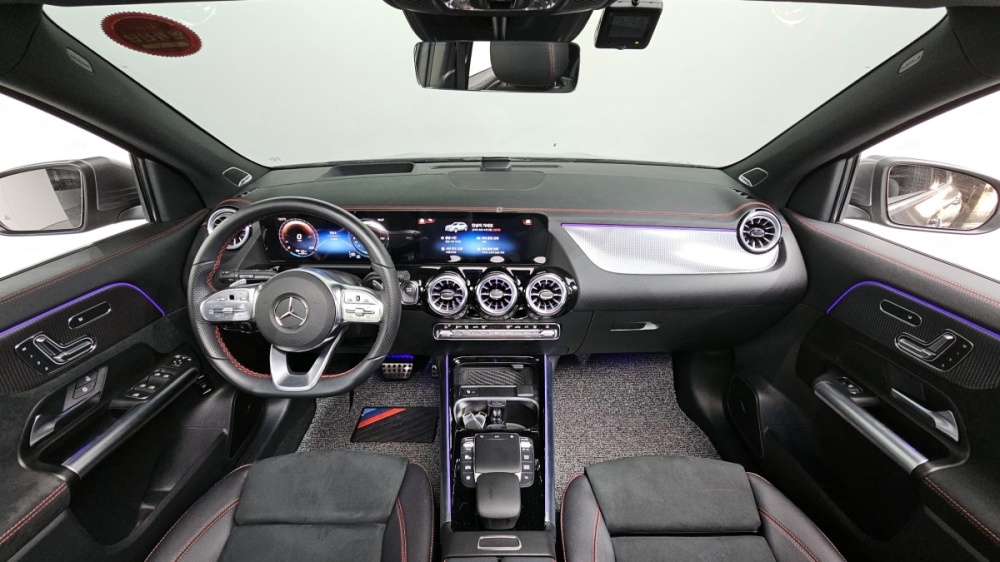 Mercedes-Benz EQA-H243