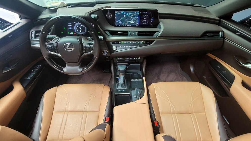 Lexus ES300h 7th generation