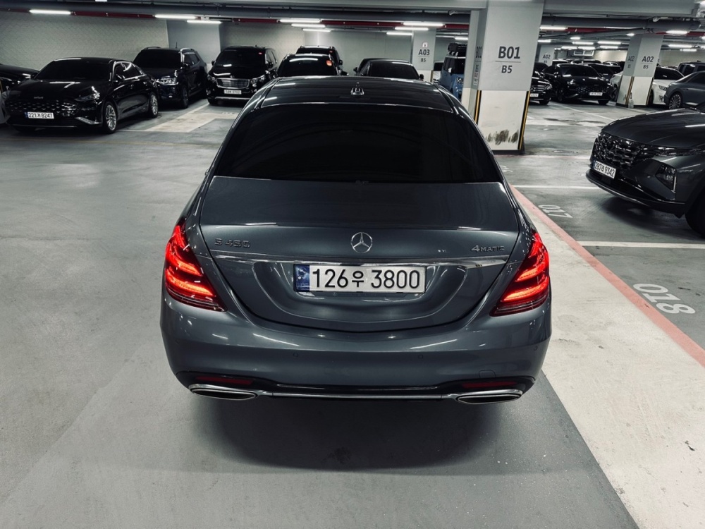 Mercedes-Benz S-Class W222