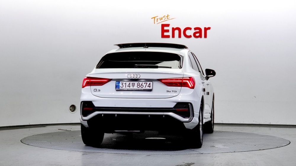 Audi Q3 (F3)