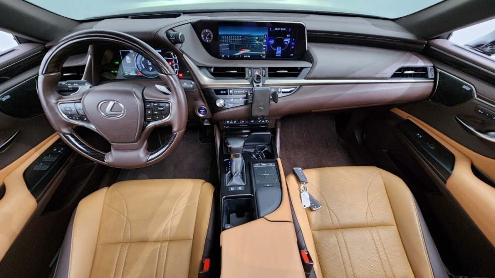 Lexus ES300h 7th generation