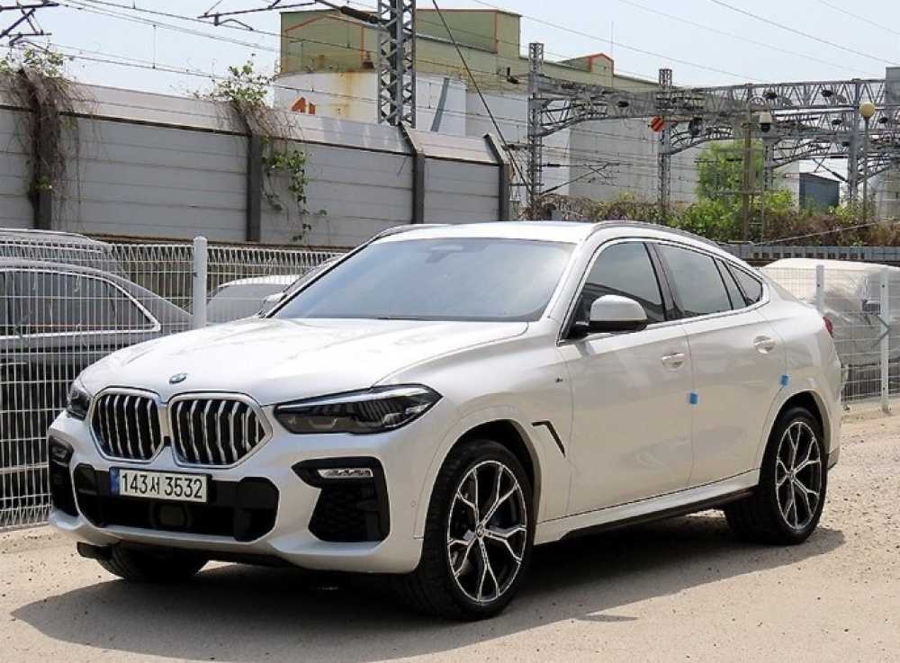 BMW X6 (G06)