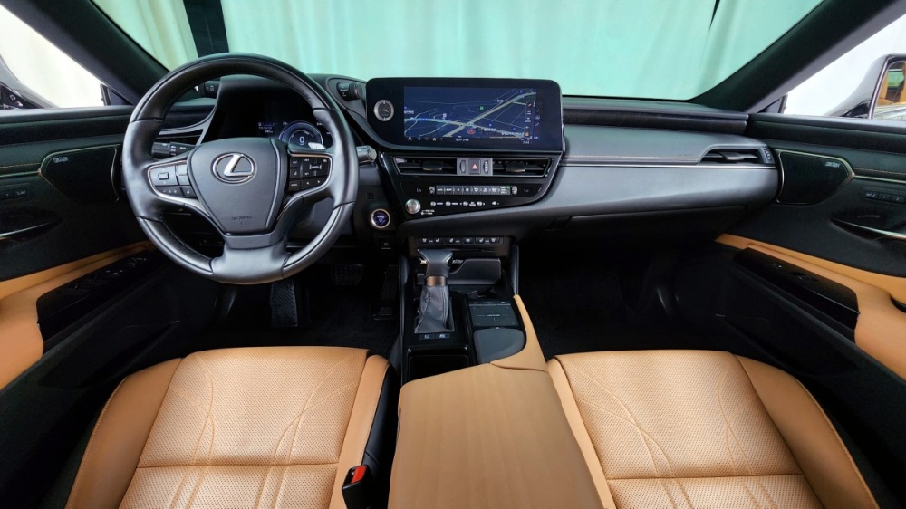 Lexus ES300h 7th generation