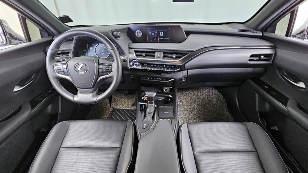 Lexus UX250h