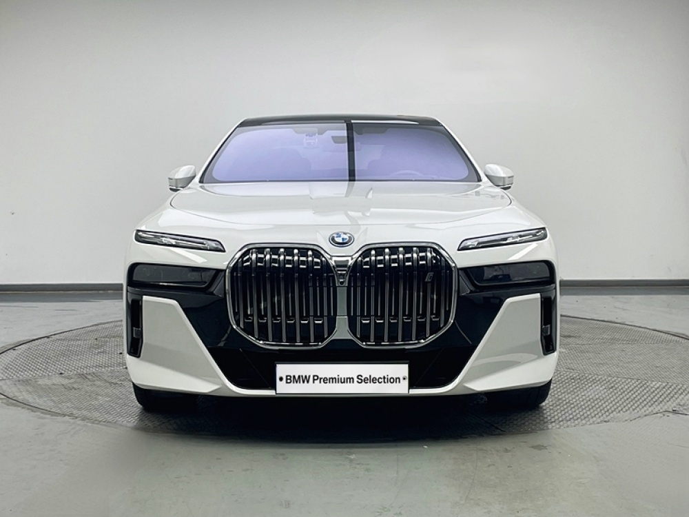 BMW i7 (G70)