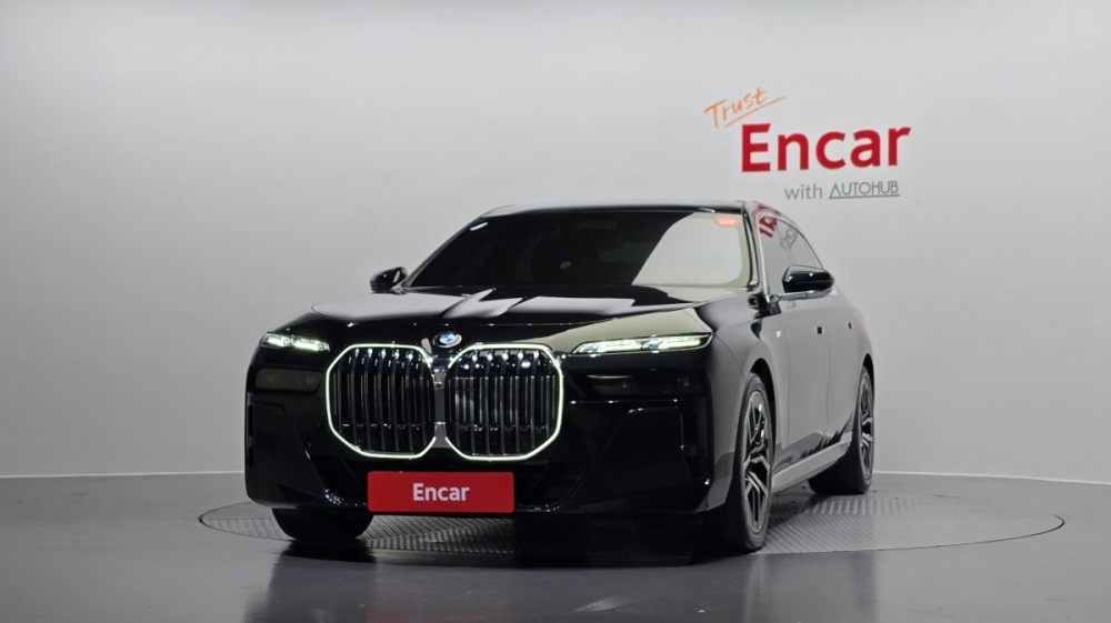 BMW 7 Series (G70)