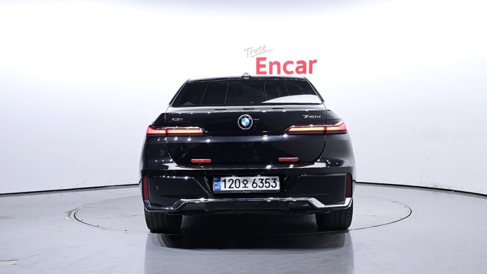 BMW 7 Series (G70)