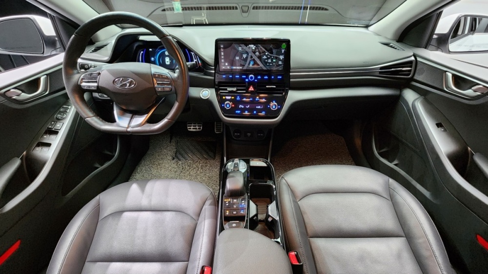 Hyundai The new Ioniq electric