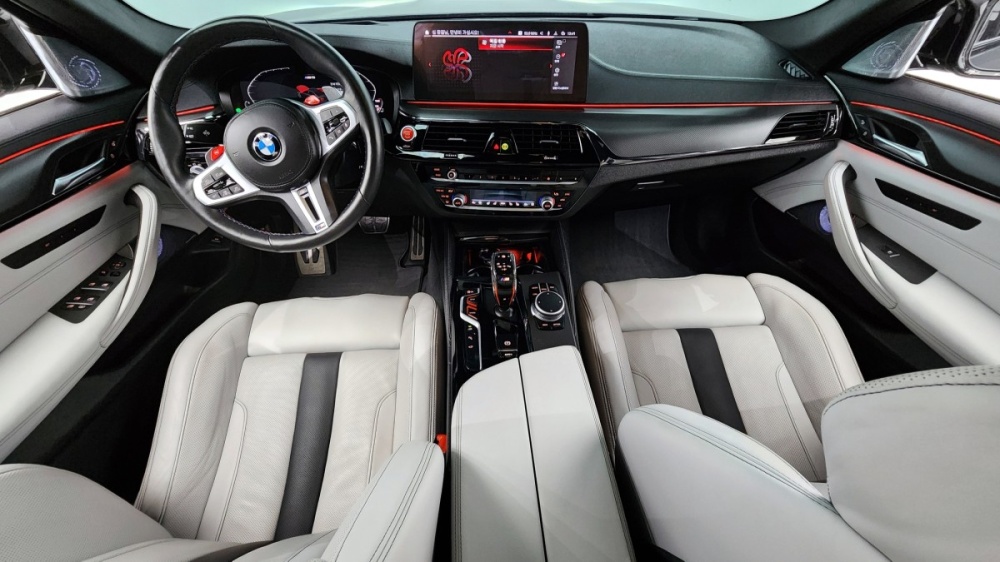 BMW M5 (F90)