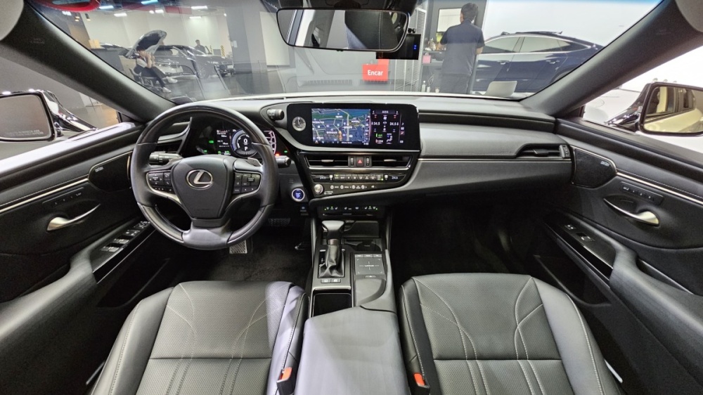 Lexus ES300h 7th generation