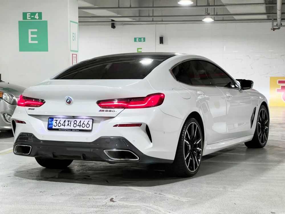 BMW 8 Series (G15)