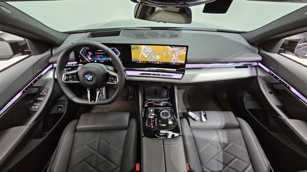 BMW 5 Series (G60)