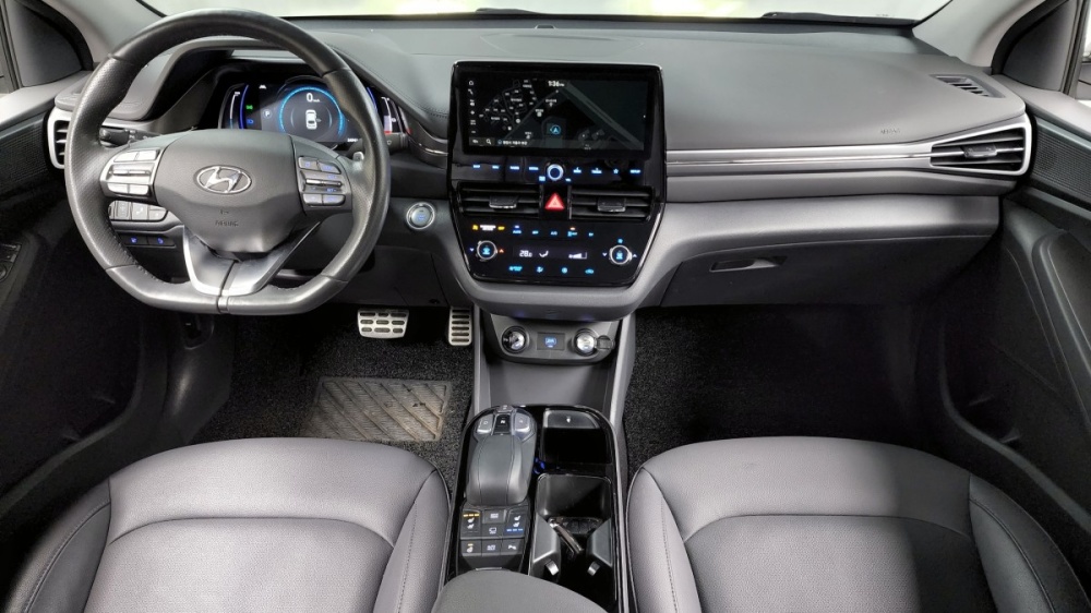 Hyundai The new Ioniq electric