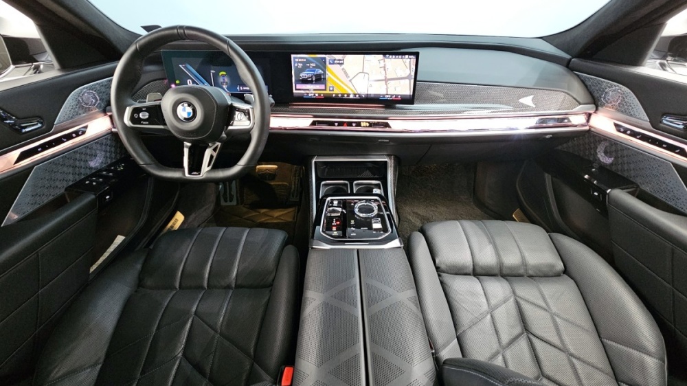 BMW 7 Series (G70)