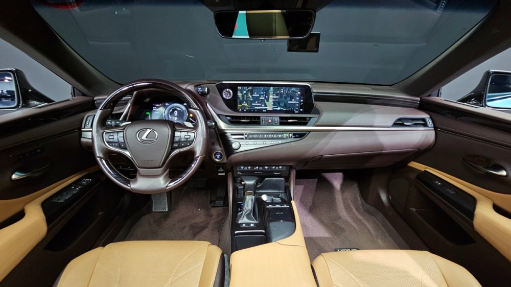 Lexus ES300h 7th generation