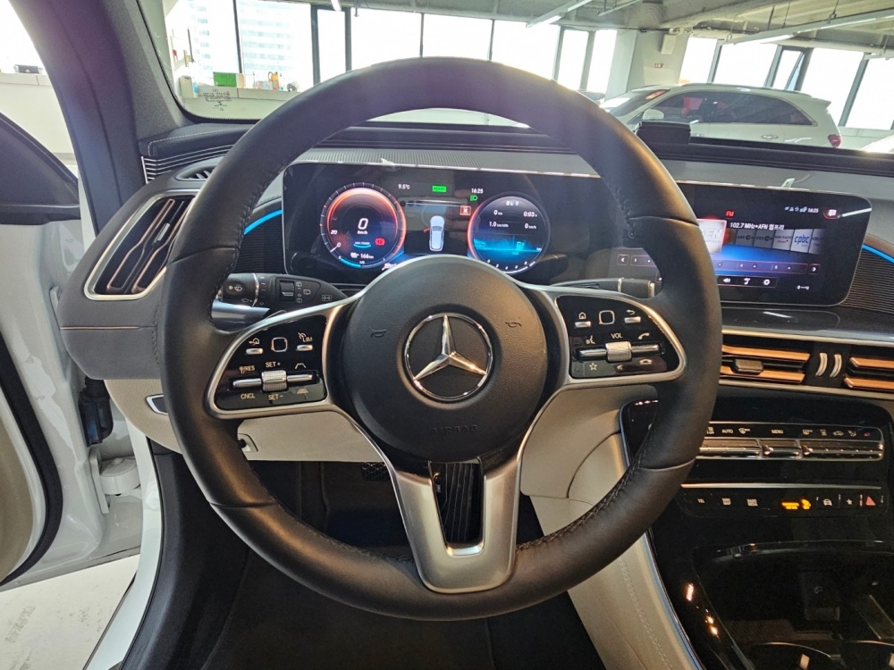 Mercedes-Benz EQC-N293