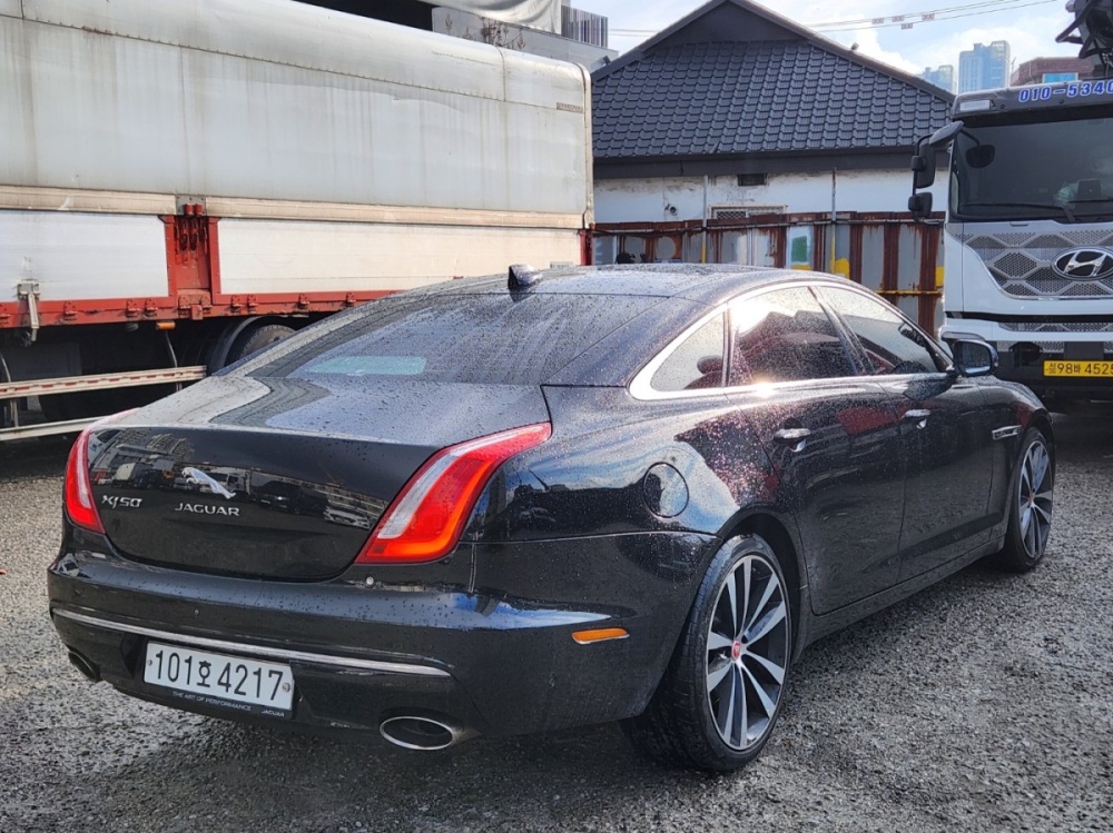 Jaguar All New XJ