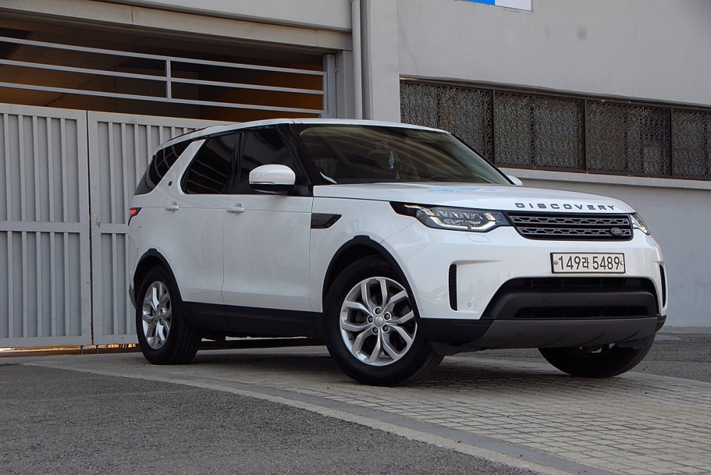 Land rover discovery 5