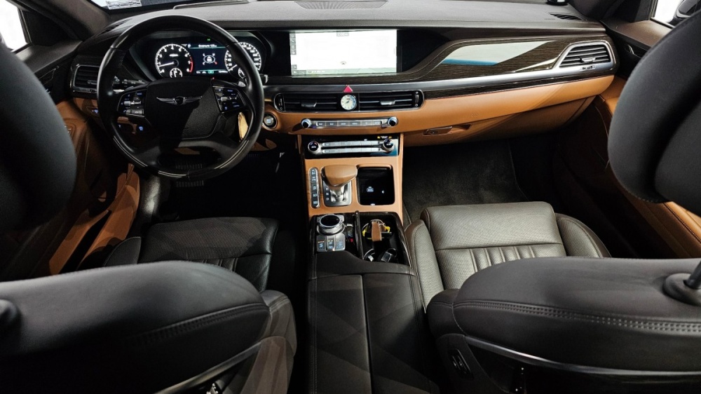 Genesis G90