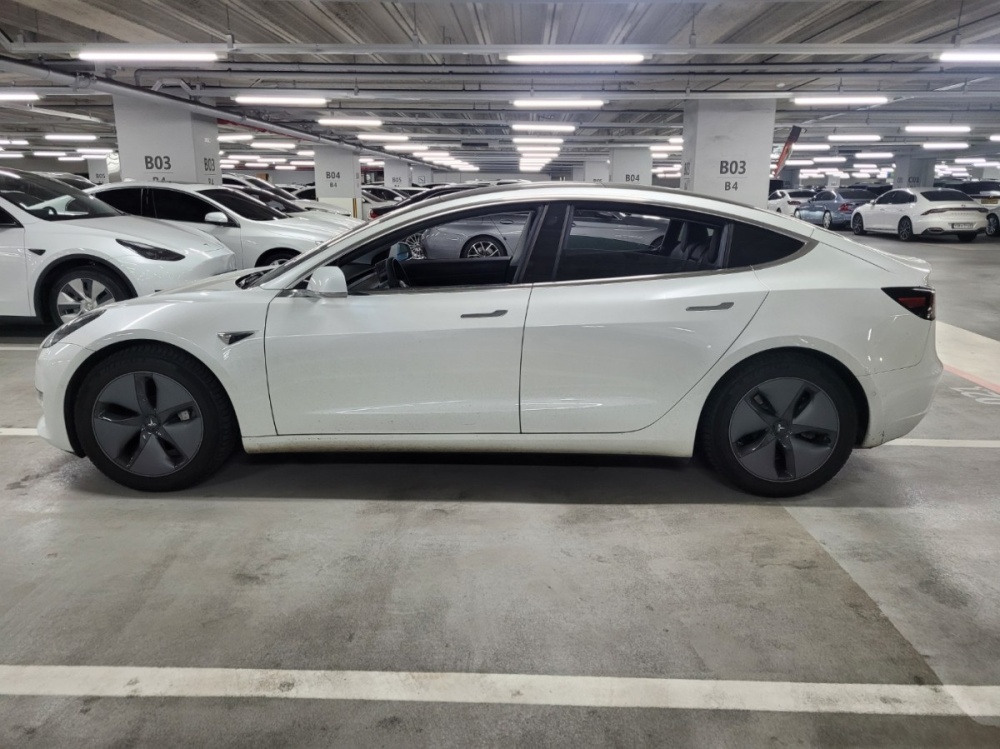 Tesla model 3