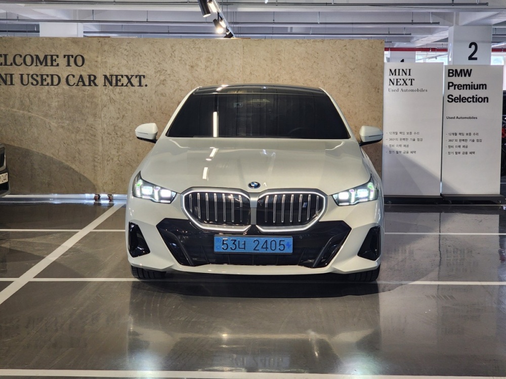 BMW i5 (G60)