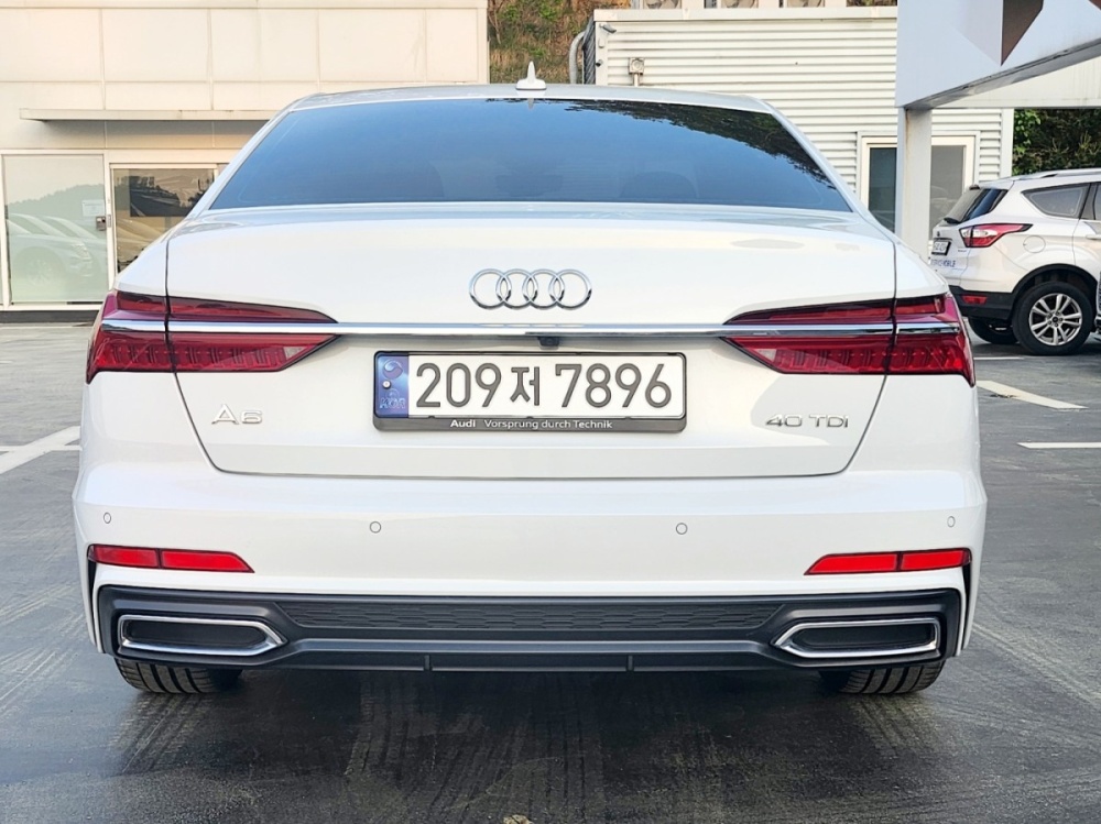 Audi A6 (C8)