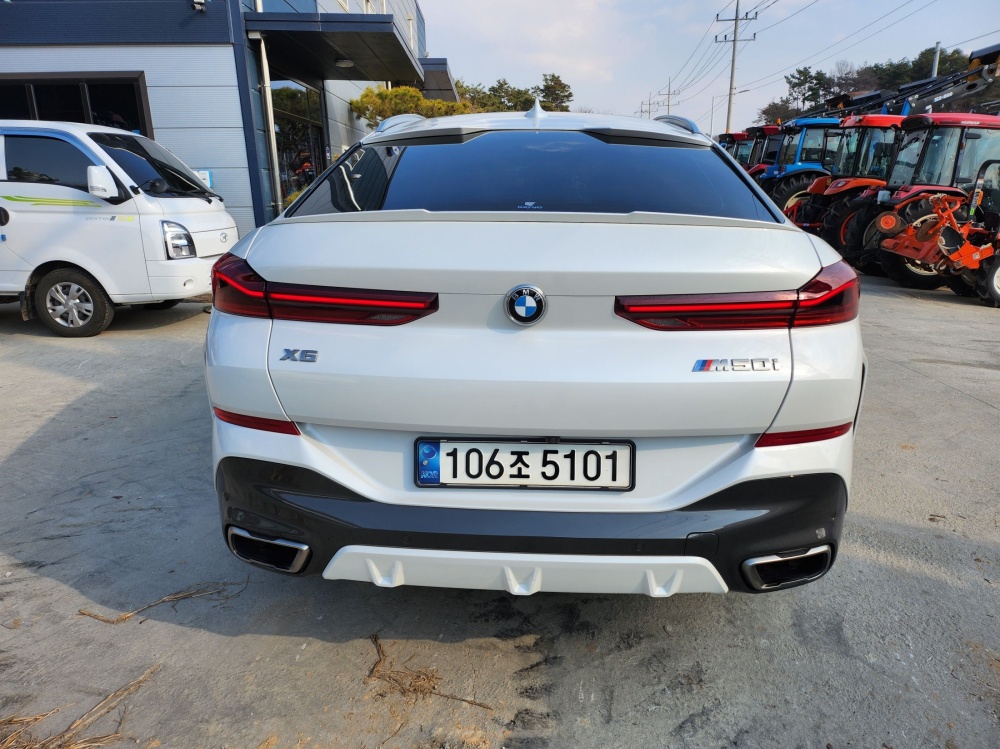 BMW X6 (G06)