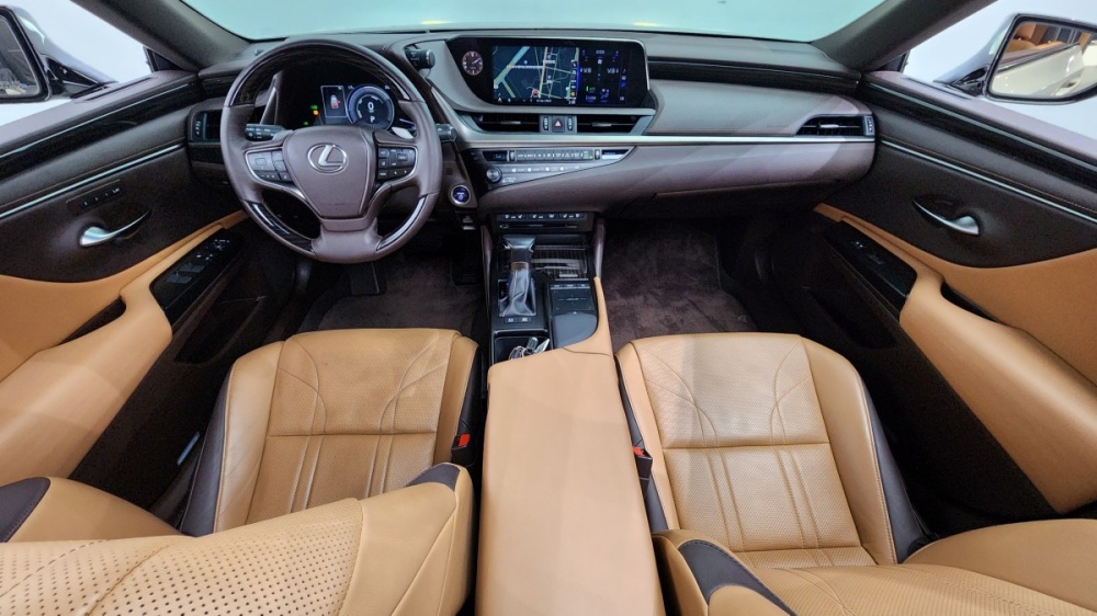 Lexus ES300h 7th generation