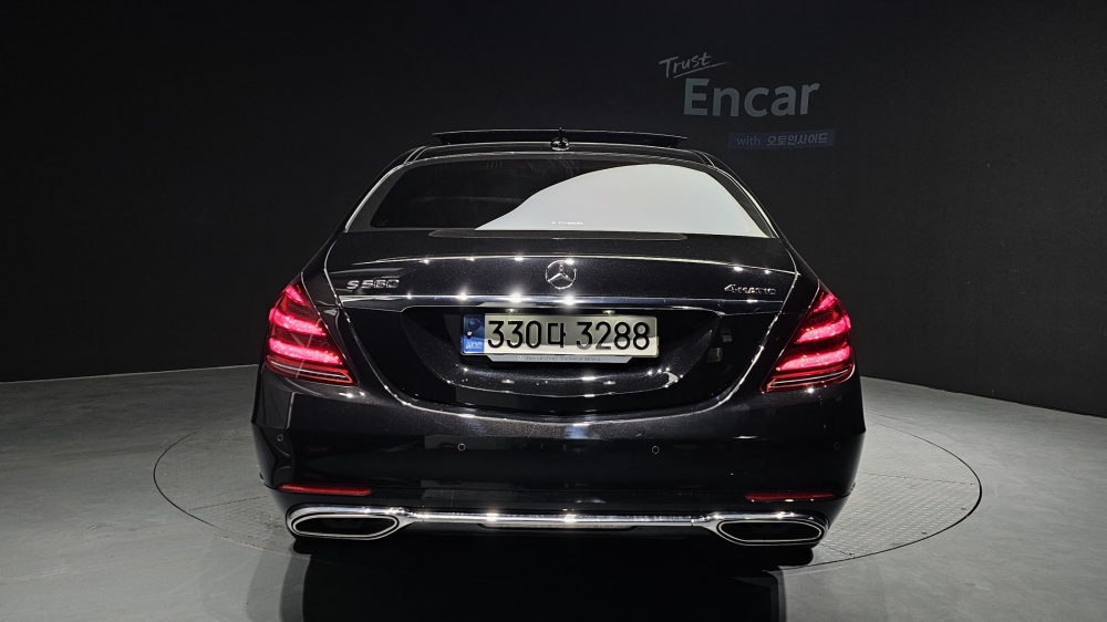 Mercedes-Benz S-Class W222