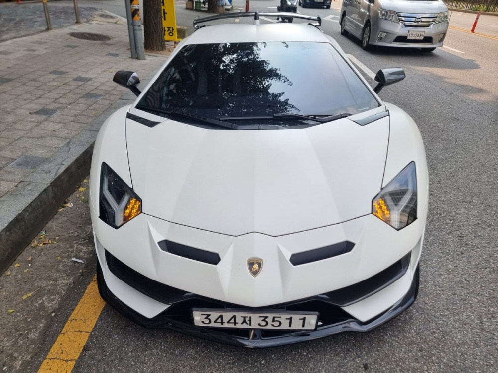 Lamborghini Aventador