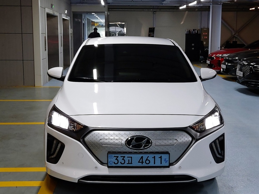 Hyundai The new Ioniq electric